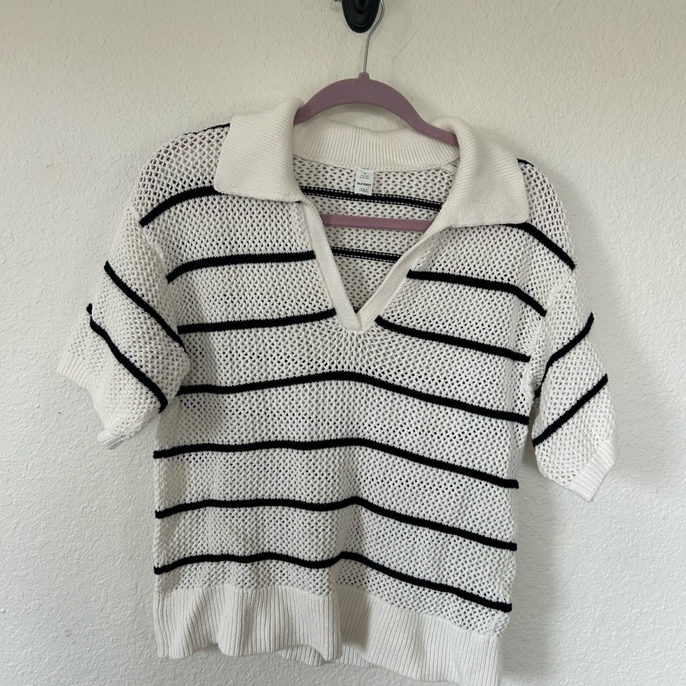 Old Navy White and Black Short Sleeve Sweater